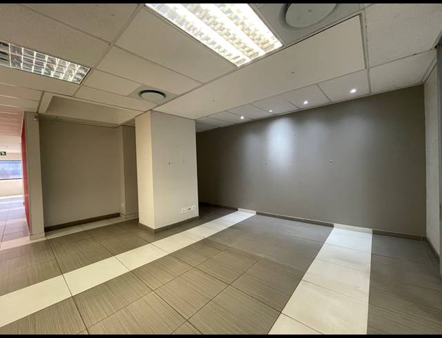 1,502M² OFFICE TO LET IN SANDTON CENTRAL